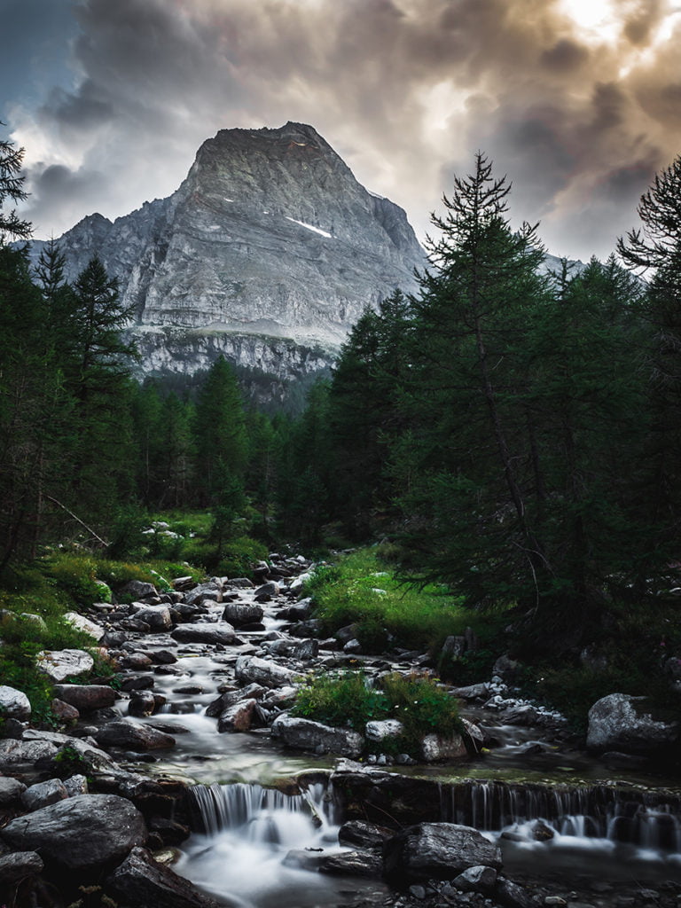 BLACKRAPID Guest Post by Stefano Bonetti | Traveling and Rock Climbing with the Curve Breathe 3